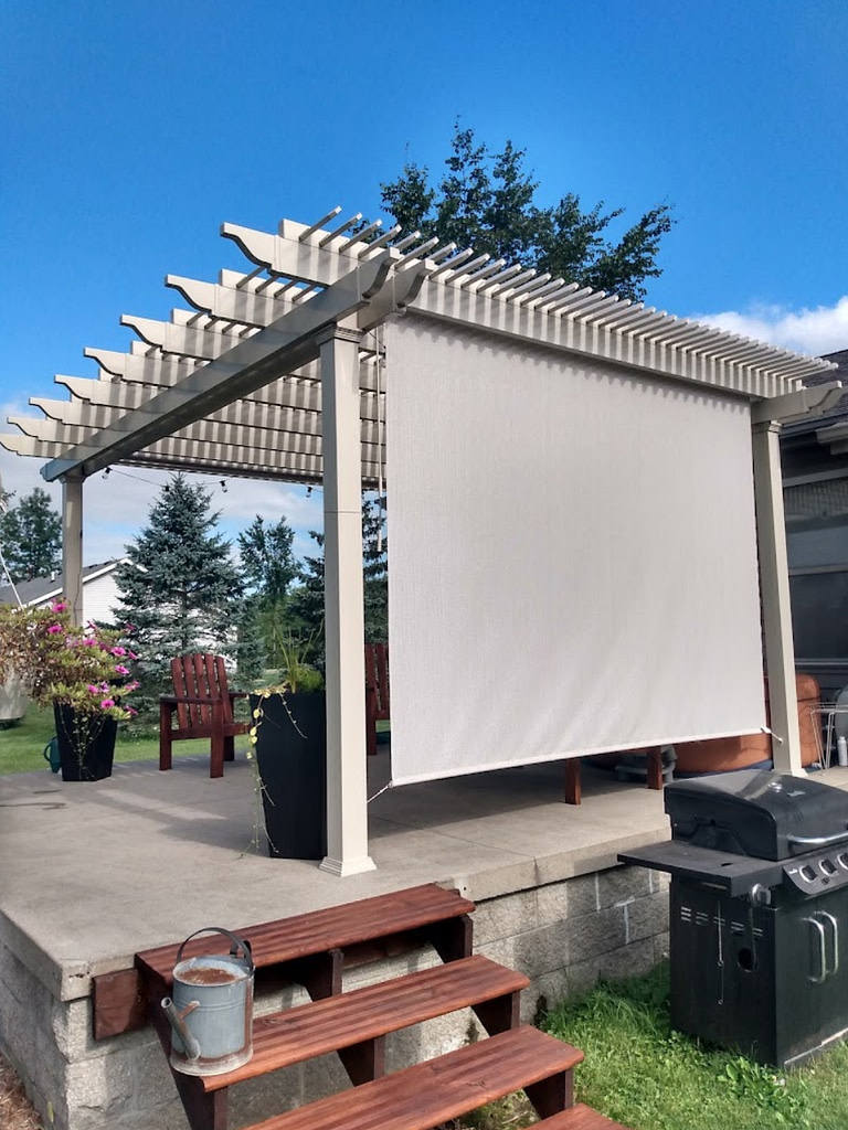 drop shade on the side of a pergola for low setting sun protection