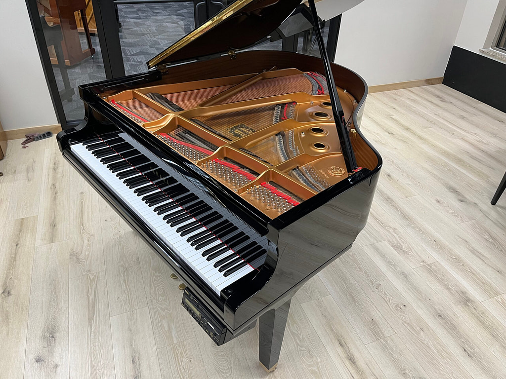 Yamaha GC1 Disklavier Player Piano | Brock Family Music Iowa