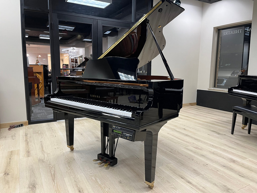 ピュアグランデ Yamaha GC1 Disklavier Player Piano | Brock Family Music Iowa