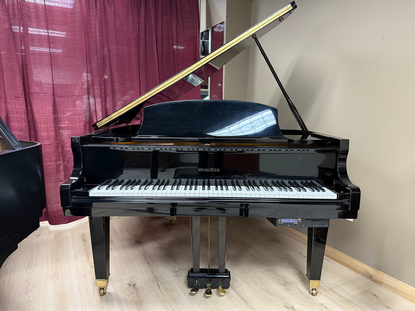 Wurlitzer C153 - Brock Family Music