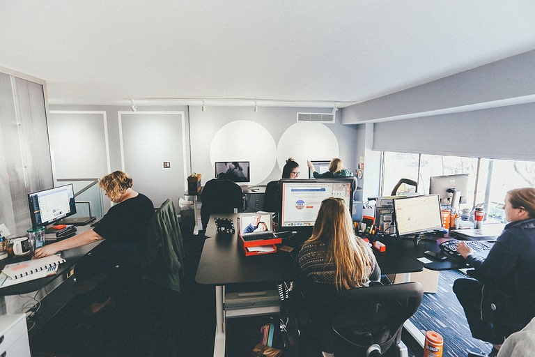 sculpt-team-working-in-new-office-